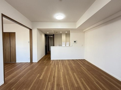 八王子市散田町5丁目の中古マンションのリビングの写真