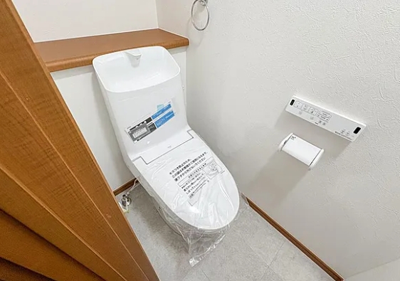 八王子市高倉町の中古戸建てのトイレ2Fの写真