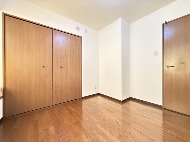 町田市相原町の中古マンション2階部分の洋室1の写真