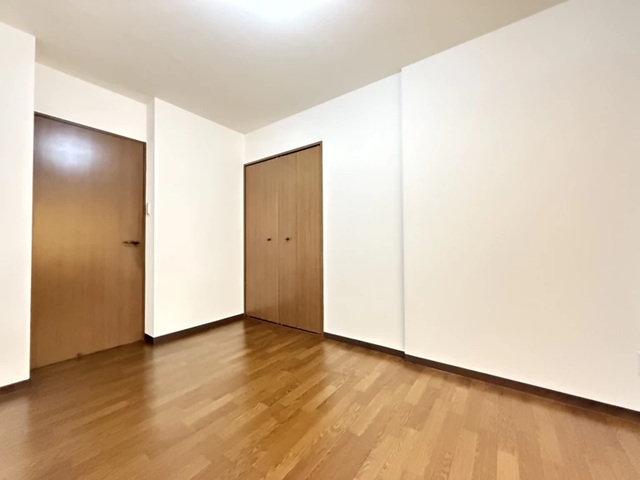 町田市相原町の中古マンション2階部分の洋室2の写真