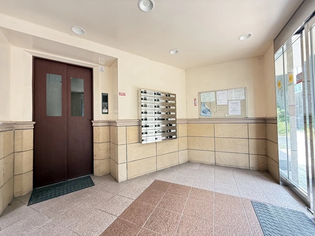 町田市相原町の中古マンション2階部分の共用部分の写真