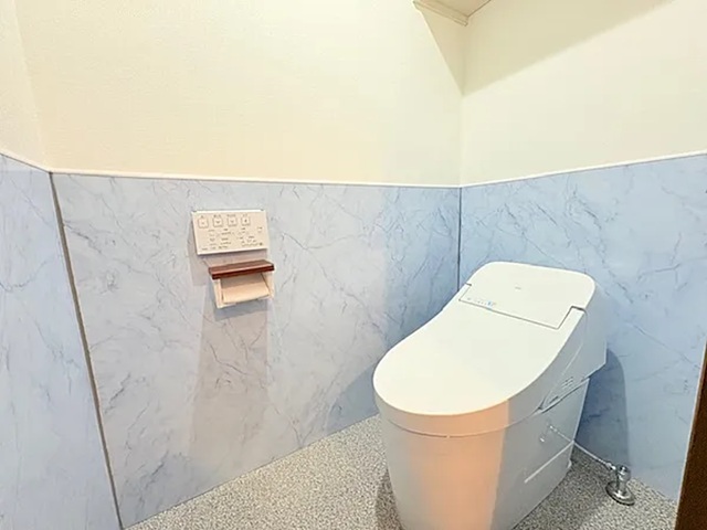 町田市相原町の中古マンション2階部分のトイレの写真