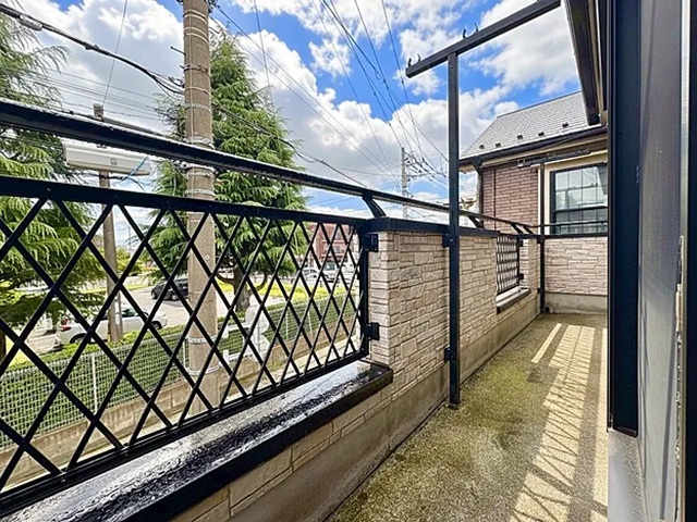 町田市旭町3丁目の中古戸建てのバルコニーの写真