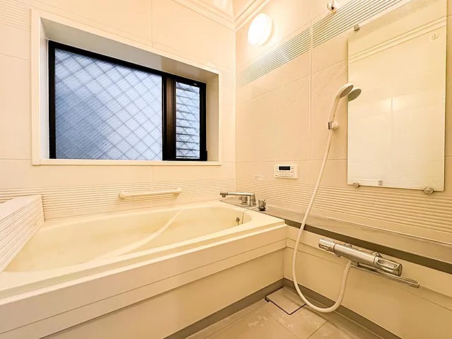 町田市旭町3丁目の中古戸建てのバスルームの写真