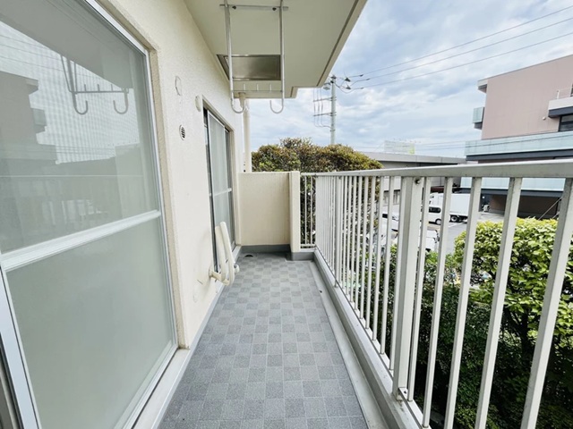 町田市原町田4丁目の中古マンション2階部分のバルコニーの写真