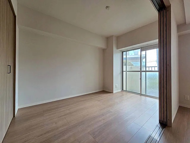 町田市原町田4丁目の中古マンション2階部分の洋室1の写真