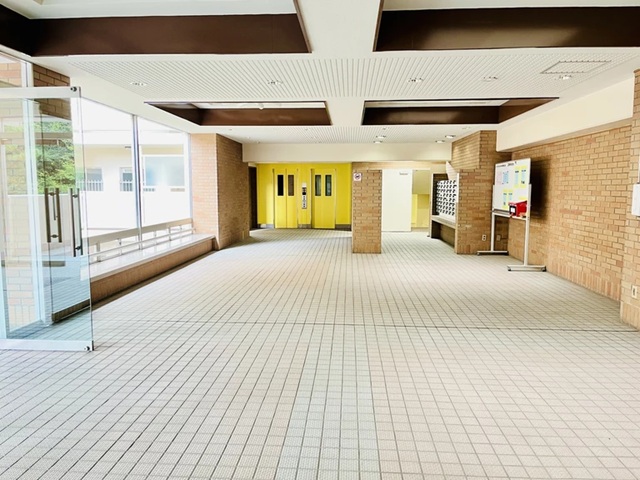 町田市原町田4丁目の中古マンション2階部分の共用部分の写真