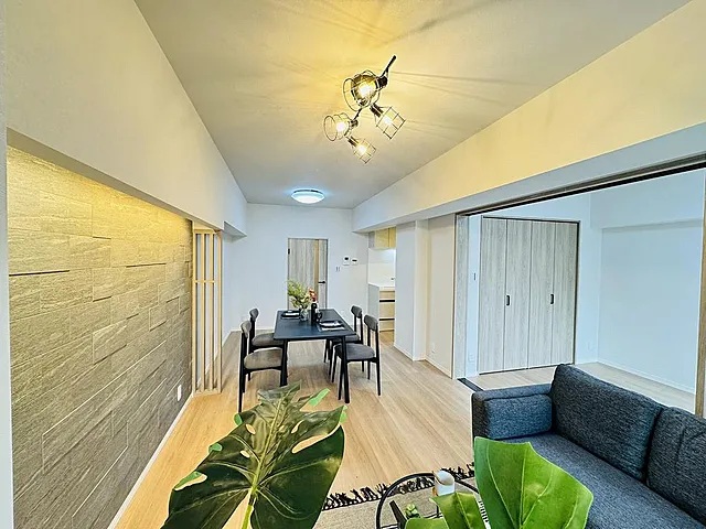 町田市原町田4丁目の中古マンション2階部分のリビングの写真