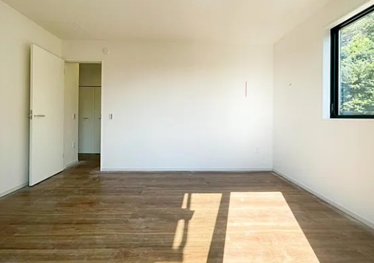 町田市本町田の新築戸建て2号棟の洋室2の写真