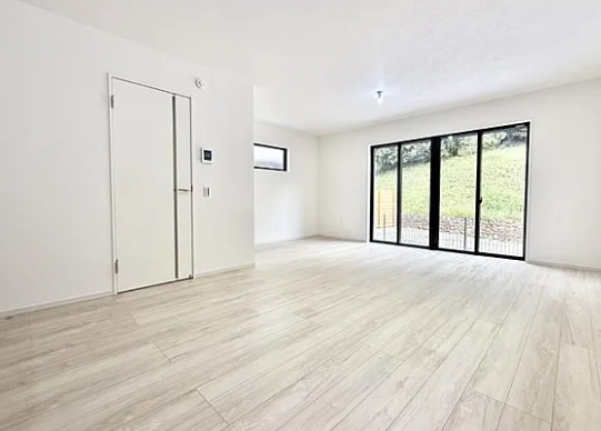 町田市本町田の新築戸建て1号棟のリビングの写真