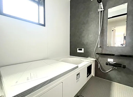 町田市本町田の新築戸建て2号棟のバスルームの写真