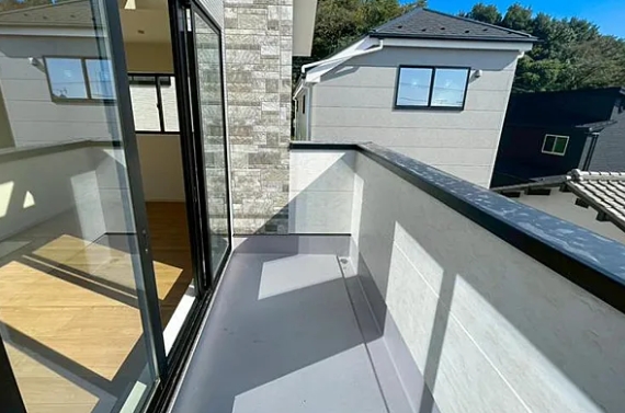 町田市本町田の新築戸建て3のバルコニーの写真