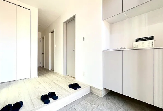 町田市本町田の新築戸建て3号棟の玄関の写真