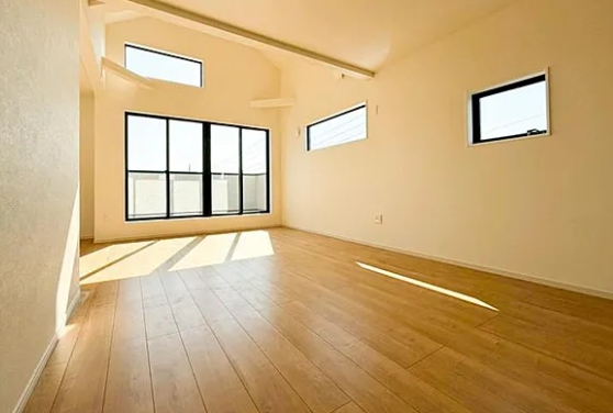 町田市本町田の新築戸建て3のリビングの写真