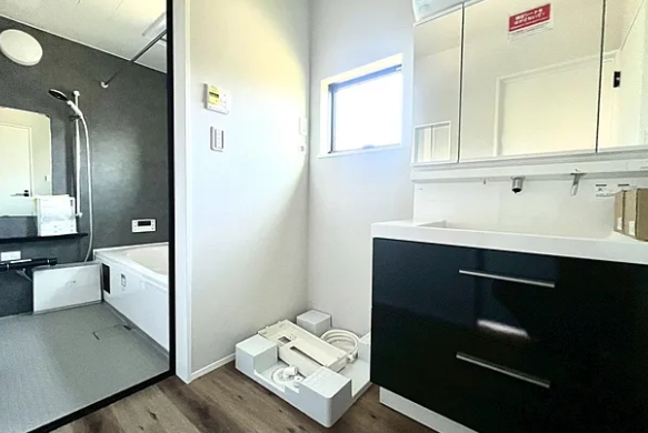 町田市本町田の新築戸建て4号棟の洗面化粧台の写真