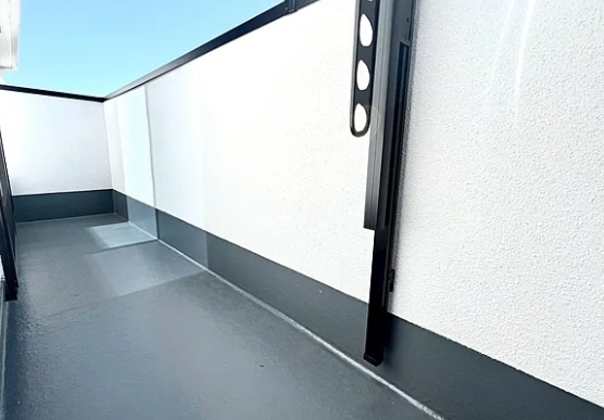 町田市本町田の新築戸建て5号棟のバルコニーの写真