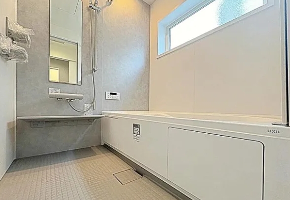 町田市本町田の新築戸建て1号棟のバスルームの写真