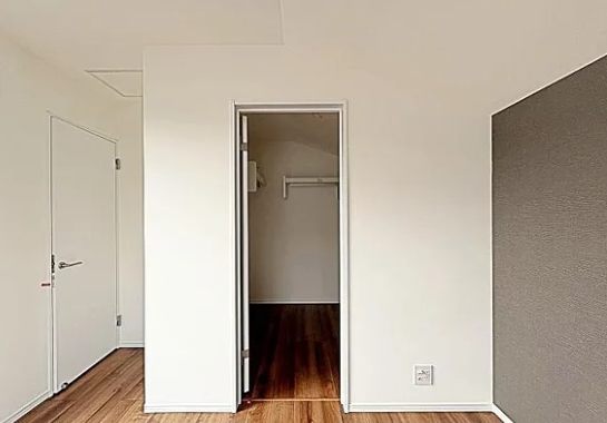 町田市本町田の新築戸建て1号棟の外ウォークインクローゼット観の写真