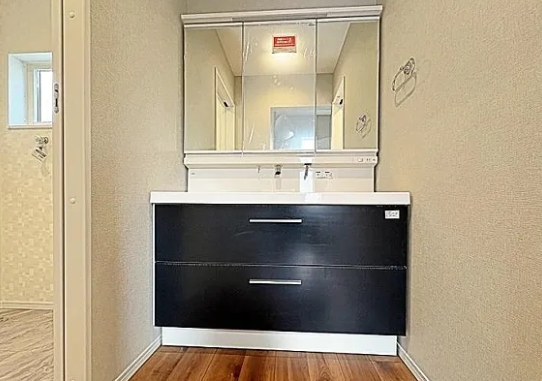 町田市本町田の新築戸建て1号棟の洗面化粧台の写真