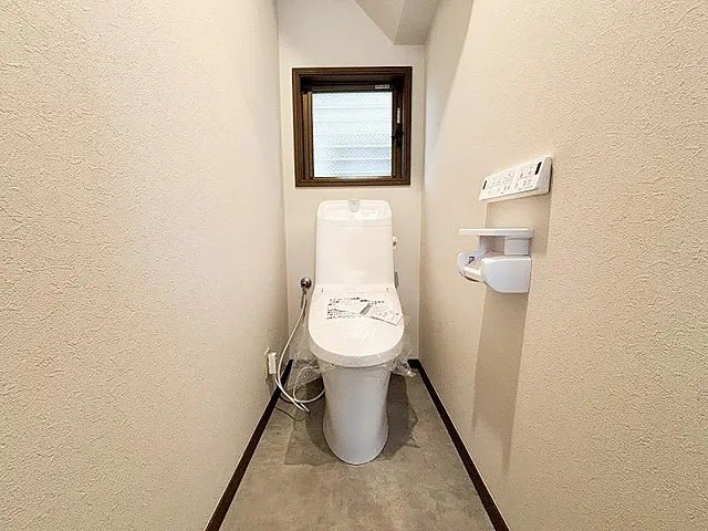 町田市本町田の中古戸建てのトイレの写真