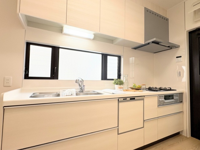 町田市金井3丁目の中古戸建てのキッチンの写真