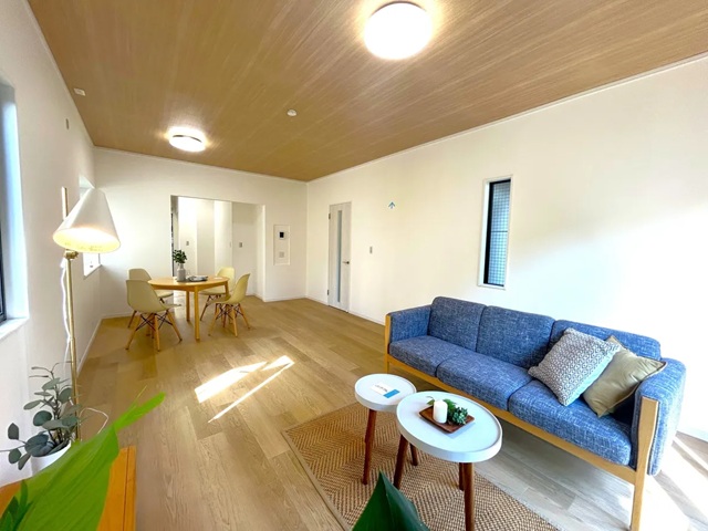 町田市金井3丁目の中古戸建てのリビングの写真