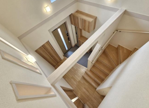 町田市金井ヶ丘3丁目の新築戸建ての吹抜けの写真