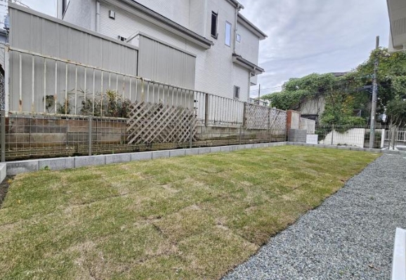 町田市金井ヶ丘3丁目の新築戸建ての庭の写真