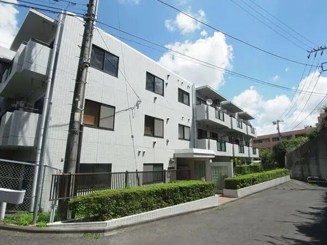 町田市金井ヶ丘4丁目の中古マンション3階部分の外観2枚目の写真