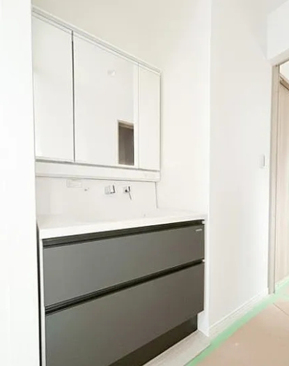 町田市木曽東1丁目の新築戸建てCの洗面化粧台の写真