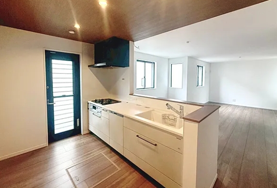 町田市木曽東1丁目の新築戸建てEのキッチンの写真