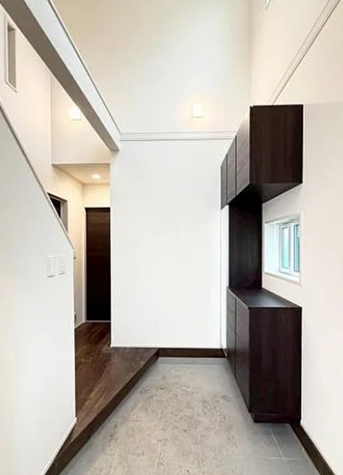 町田市木曽西3丁目の新築戸建て3の玄関の写真