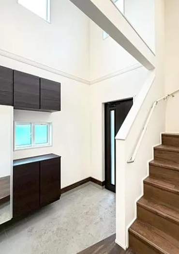 町田市木曽西3丁目の新築戸建て3の玄関の写真