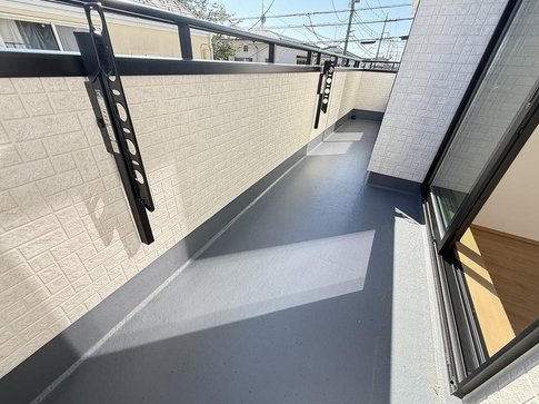 町田市木曽西5丁目の新築戸建てのバルコニーの写真