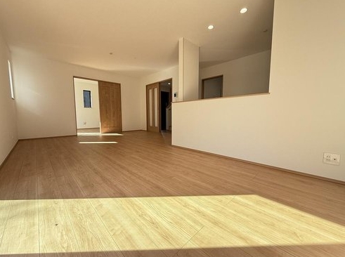 町田市木曽西5丁目の新築戸建てのリビングの写真