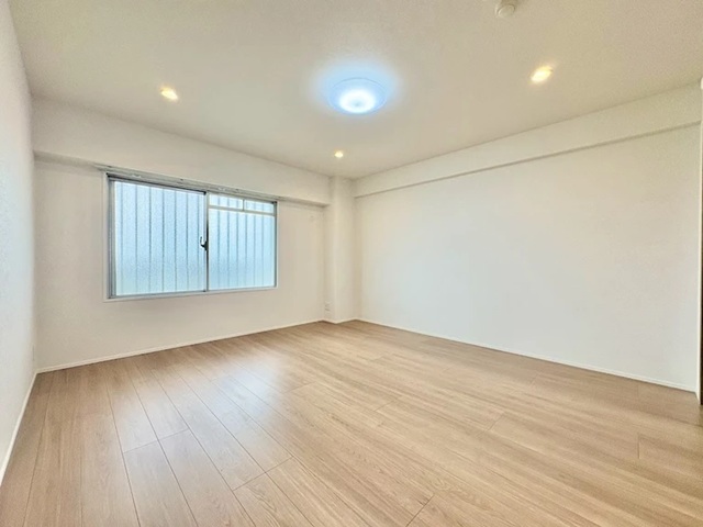 町田市南町田3丁目の中古マンション9階部分の洋室1の写真