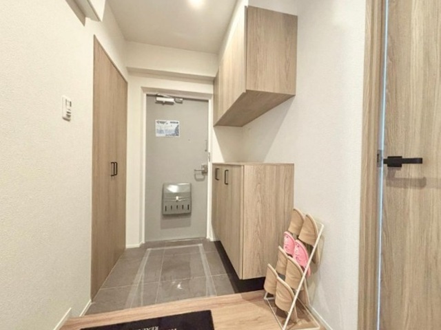 町田市南町田3丁目の中古マンション9階部分の玄関の写真