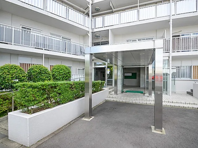 町田市南町田3丁目の中古マンション9階部分のエントランスの写真
