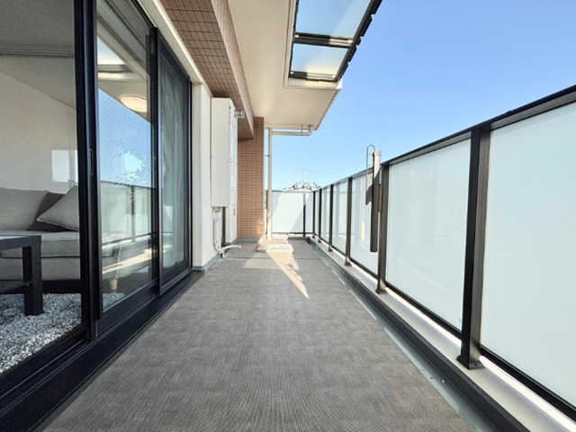 町田市南町田4丁目の中古マンション4階部分のバルコニーの写真