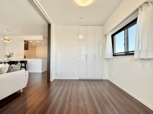 町田市南町田4丁目の中古マンション4階部分の洋室3の写真