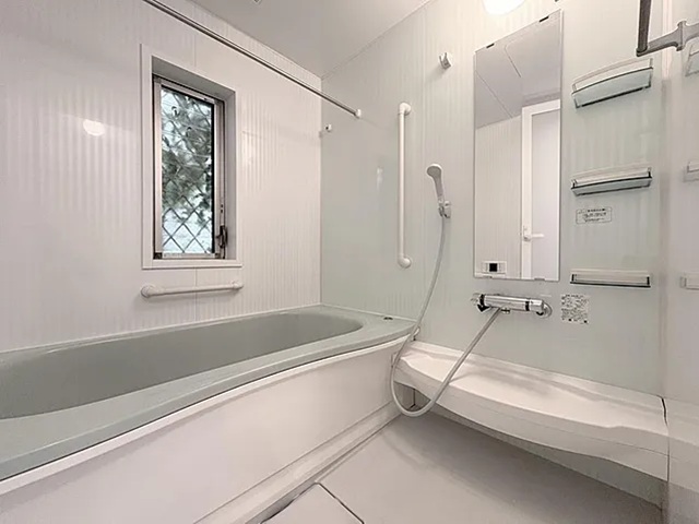 町田市南つくし野2丁目の中古戸建てのバスルームの写真