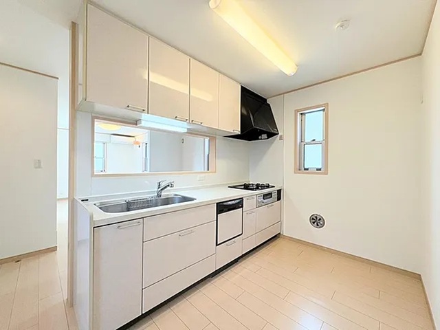 町田市南つくし野2丁目の中古戸建てのキッチンの写真