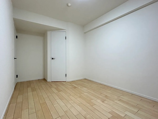 町田市三輪緑山3丁目の中古マンション1階部分の洋室1の写真