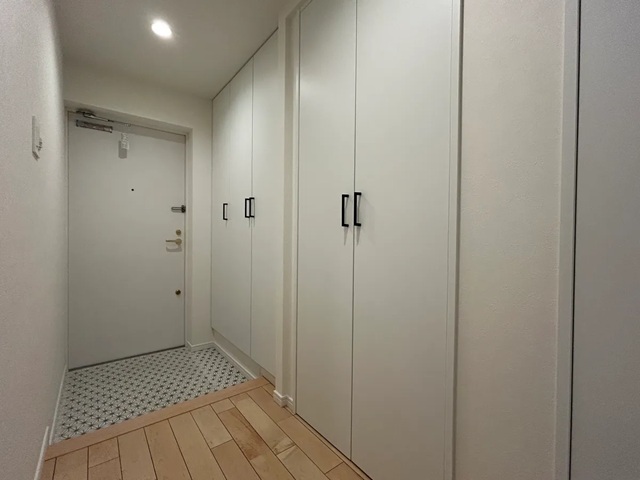 町田市三輪緑山3丁目の中古マンション1階部分の玄関の写真