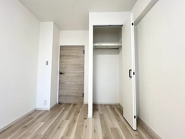 町田市中町3丁目の中古マンション2階部分の収納の写真