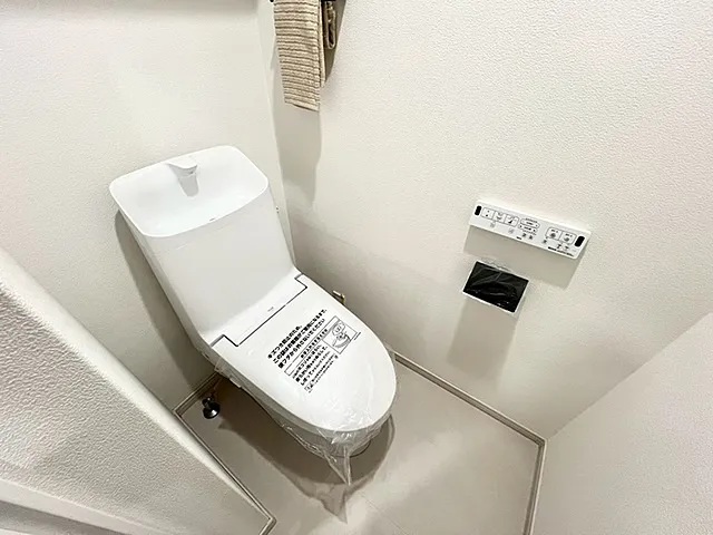 町田市中町3丁目の中古マンション2階部分のトイレの写真