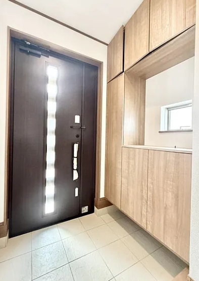 町田市成瀬2丁目の新築戸建てAの玄関の写真