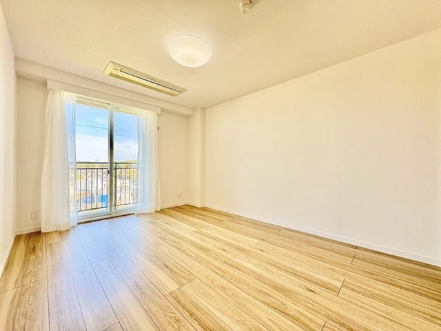 町田市成瀬6丁目の中古マンション11階部分の洋室1の写真