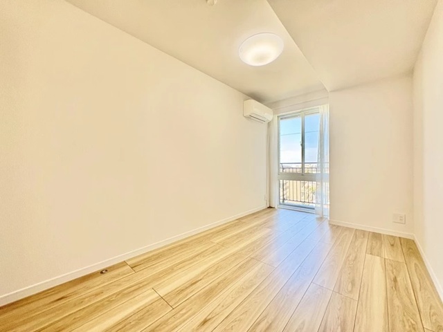 町田市成瀬6丁目の中古マンション11階部分の洋室2の写真