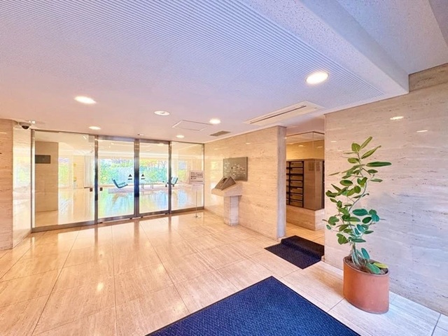 町田市成瀬6丁目の中古マンション11階部分の共用部分の写真